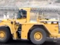 卡特大型裝載機(jī)： 一鏟10立方，貨車(chē)前四后八只需兩鏟！ (283播放)