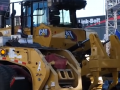 裝載移動新一代推土機 (396播放)