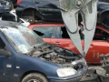 拆車挖掘機,分分鐘拆散一輛汽車,還能對配件分類處理 (363播放)